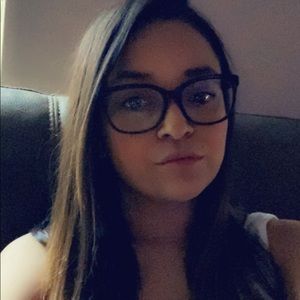 Meet your Posher, Alicia